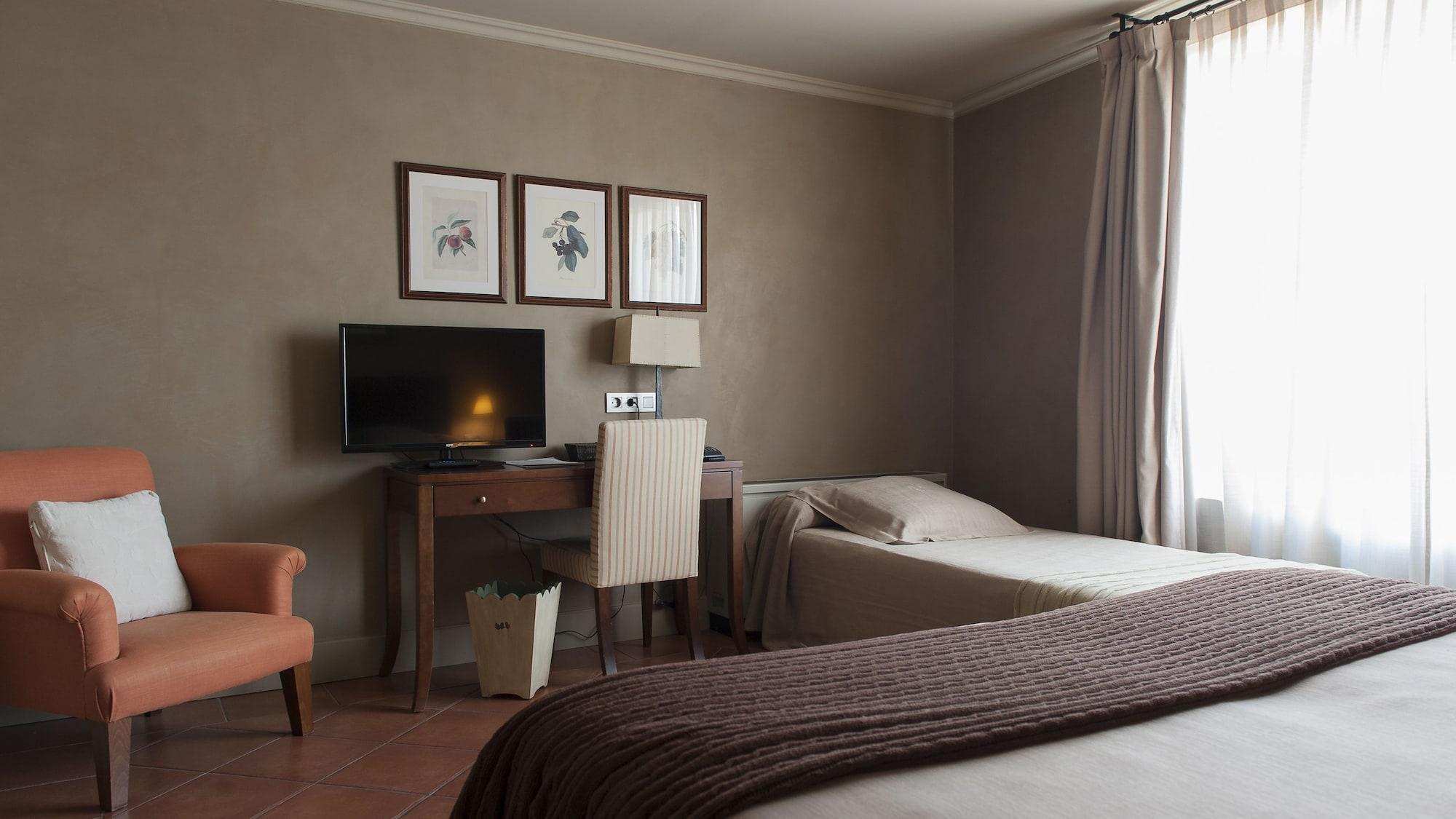 Bremon Boutique Hotel By Duquessa Hotel Collection Кардона Екстериор снимка