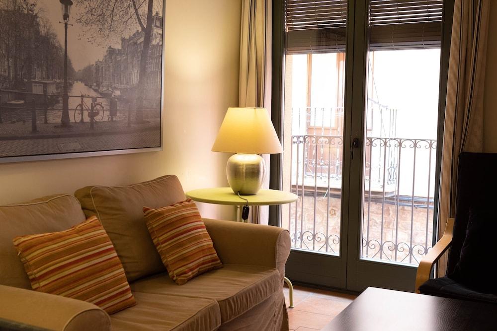 Bremon Boutique Hotel By Duquessa Hotel Collection Кардона Екстериор снимка
