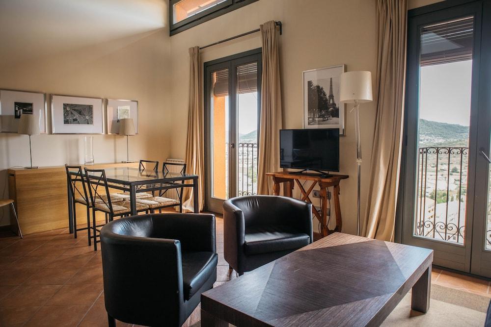 Bremon Boutique Hotel By Duquessa Hotel Collection Кардона Екстериор снимка